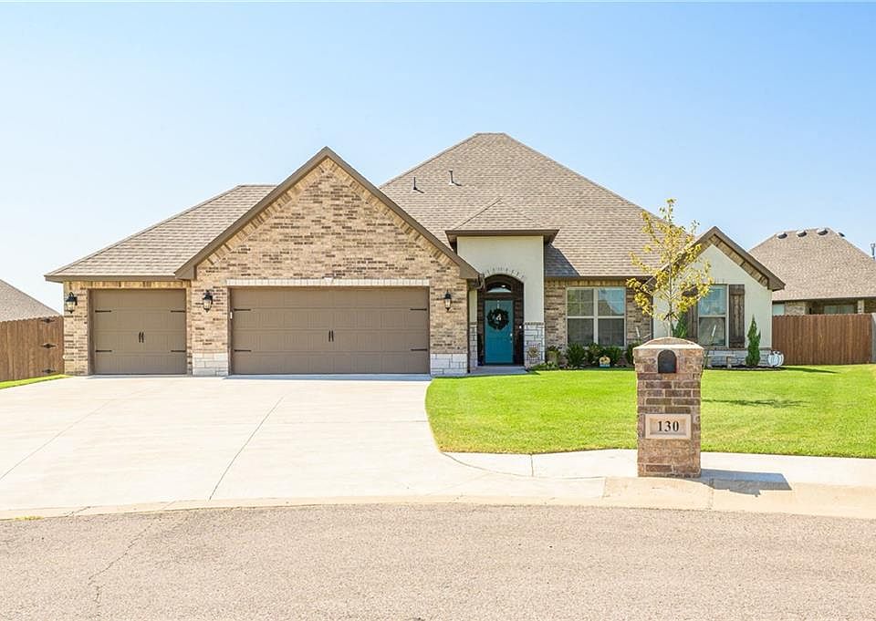 1st image of 130 Hickory Cir