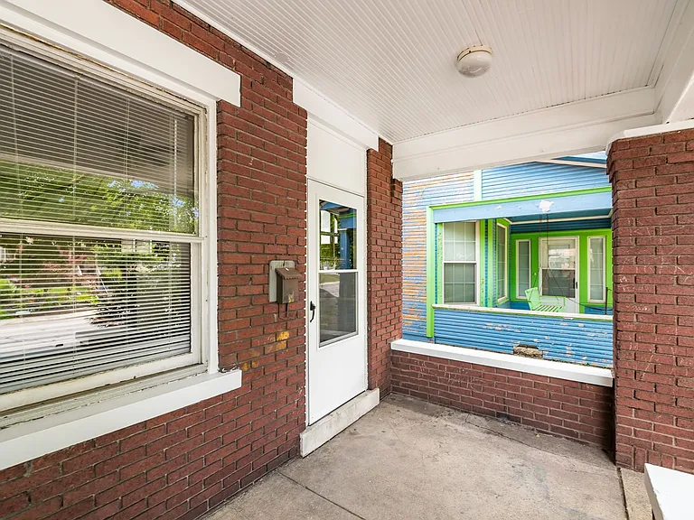 1466 Summit St #MAIN — Photo 29