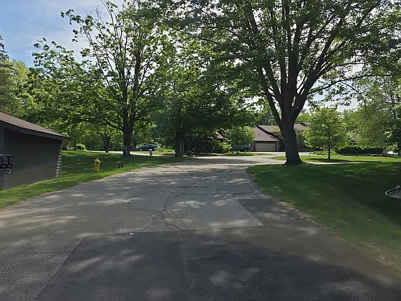 4th image of 2056 Walden Ct #106