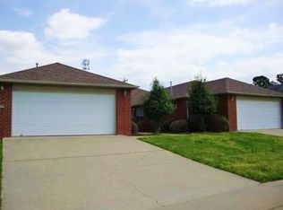 2458 N Jeremiah Pl, Fayetteville, AR 72704