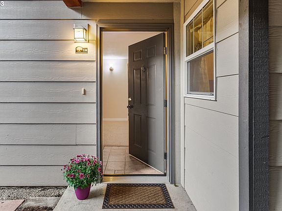 3rd image of 14019 NE 20th Ave APT 12B