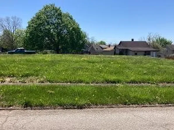 822 Washington Ave SE, Girard, OH 44420