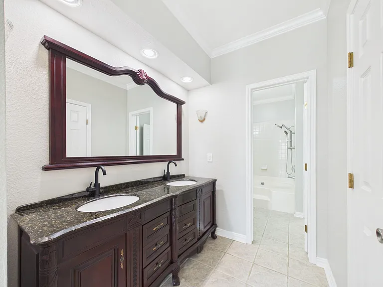 4001 Tanglewilde St #709 — Photo 14
