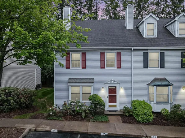 124 Eaglesmere Cir APT 19, East Stroudsburg, PA 18301