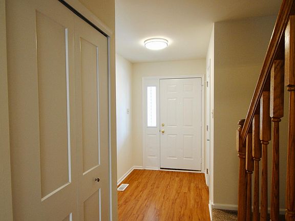 Foyer & Coat Closet