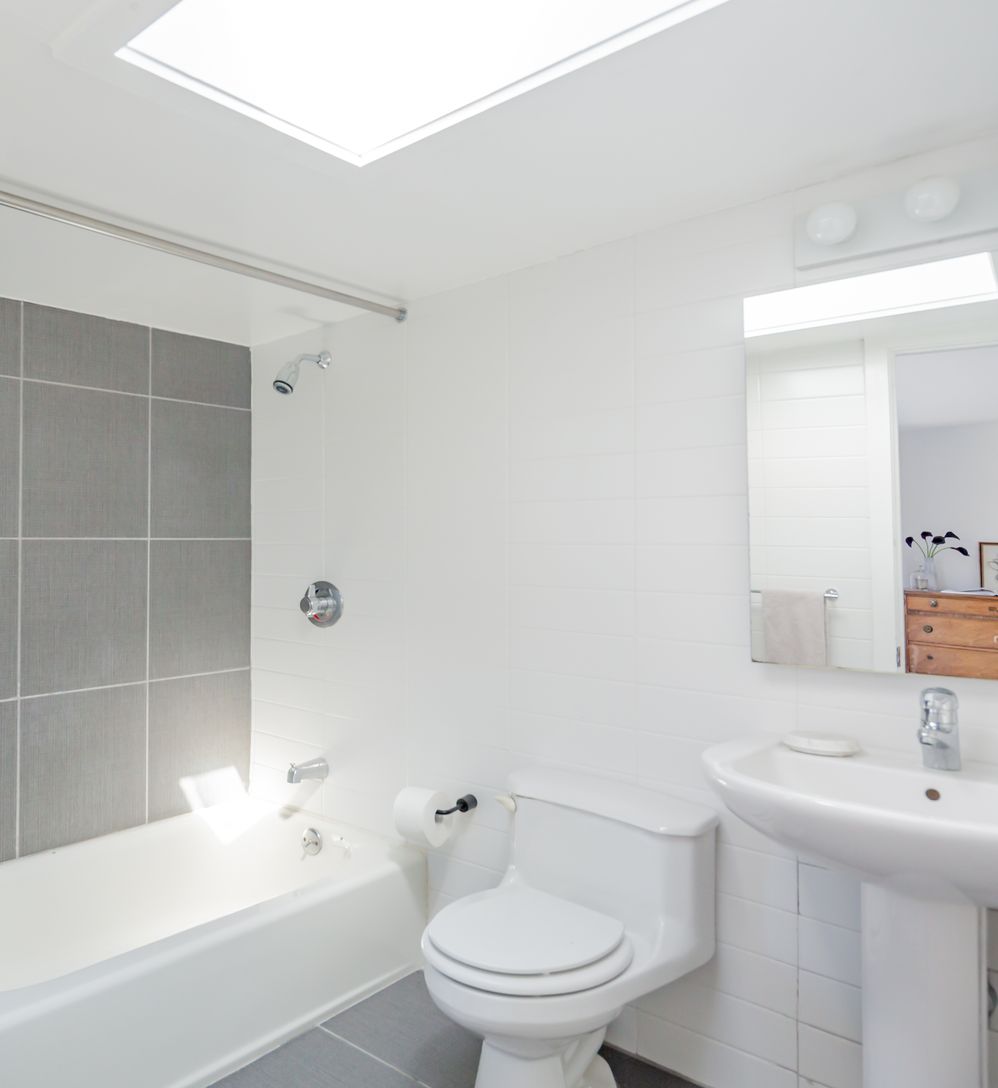  Primary en suite bath. 