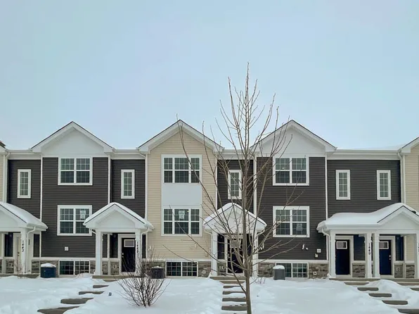 1447 Oakfield Ln, Pingree Grove, IL 60140