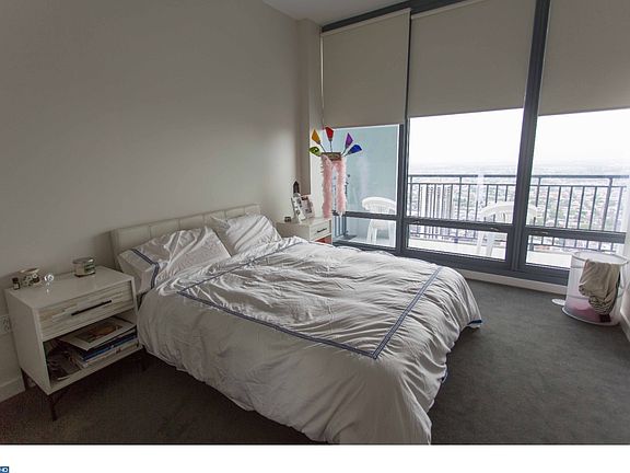 5th image of 2101 Market St Unit 3905