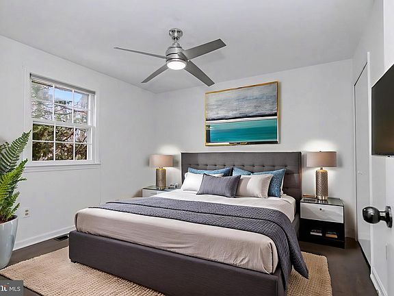 5th image of 2919 Rosemary Ln