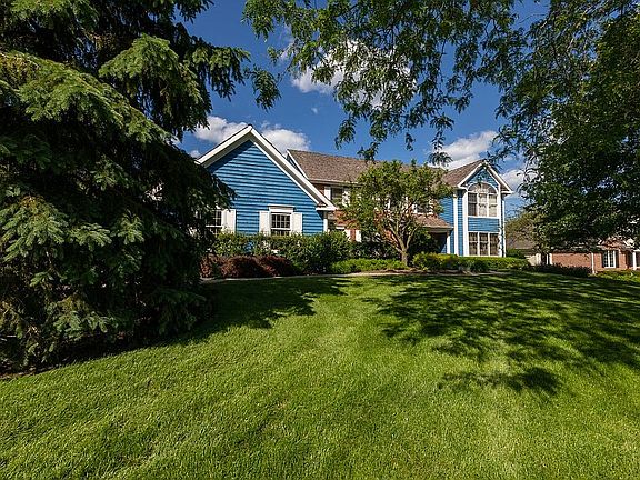 2nd image of 5530 River Park Dr