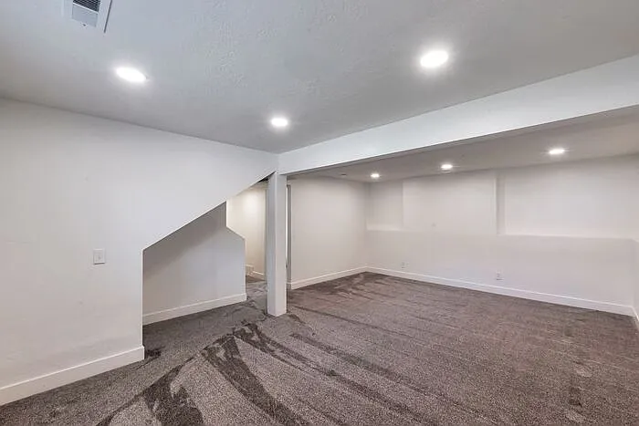 2151 W 300 North St — Photo 18
