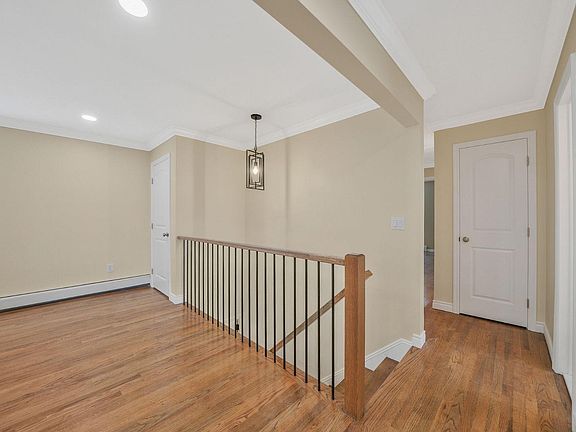 4th image of 1 Duncan Pl Floor 2