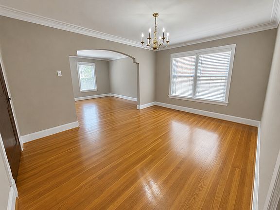 5th image of 7533 Buckingham Dr APT 1W