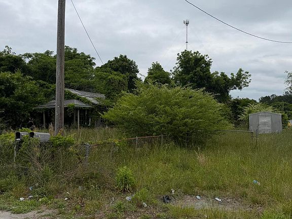 3rd image of 775 Tallman Circle
