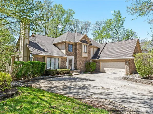 36845 Turtle Creek Ct, Farmington Hills, MI 48331