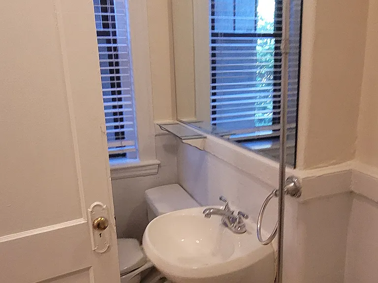 60 Queensberry St #2 — Photo 6