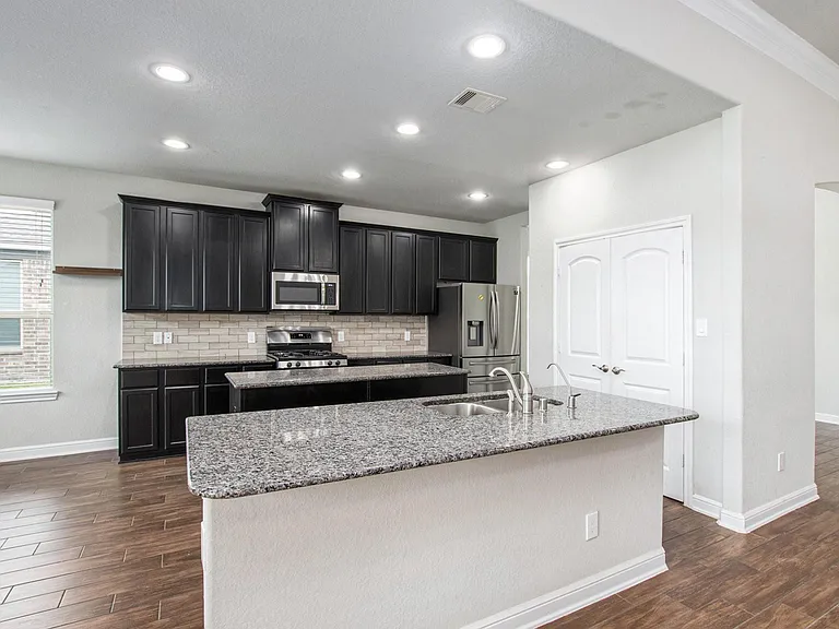 18911 Cypress Bay Dr — Photo 8