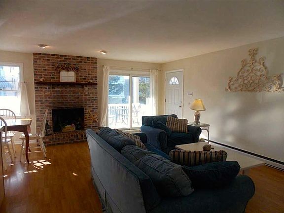 3rd image of 2632 Asbury Ave