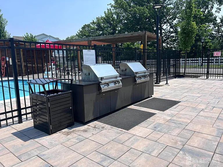 735 Station Rd — Photo 29