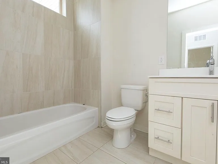 2663 Amber St — Photo 8