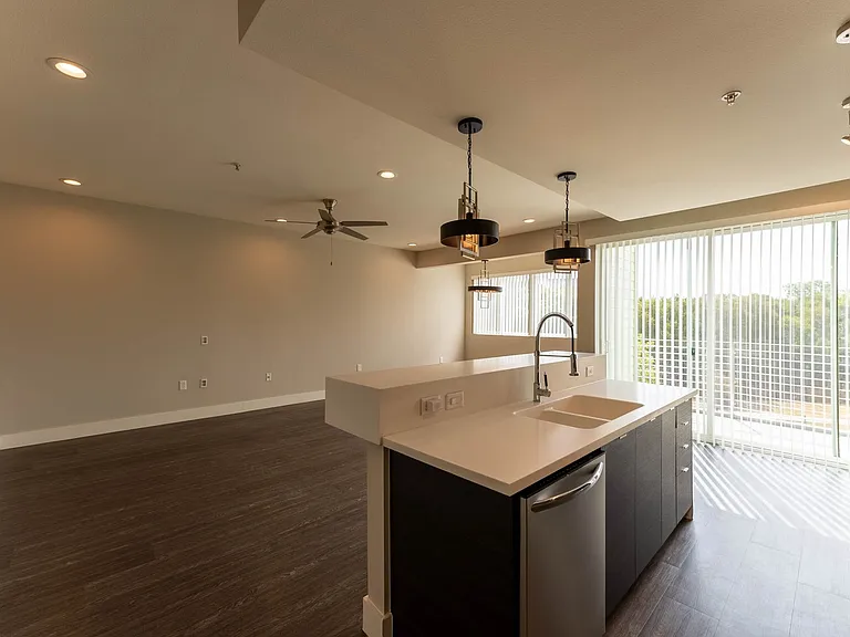604 N Bluff Dr #127 — Photo 7