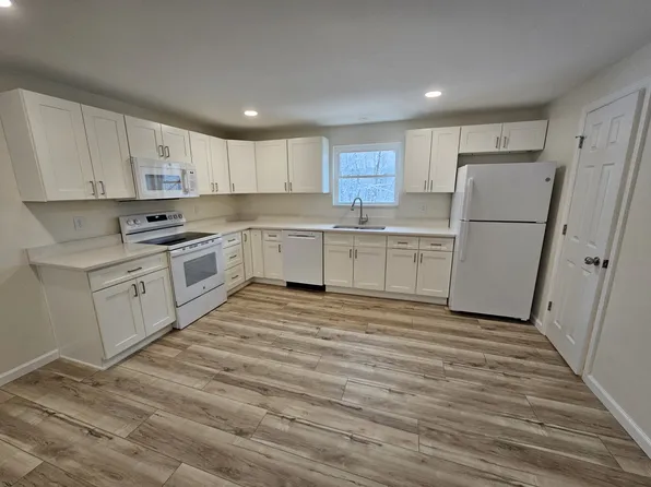 240 Walnut St #C, Houston, PA 15342