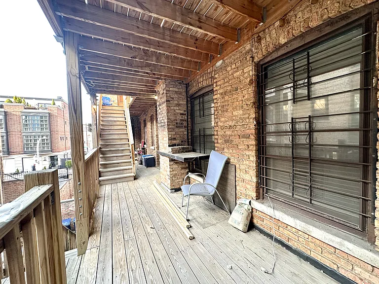 2858 N Clark St #2 — Photo 6