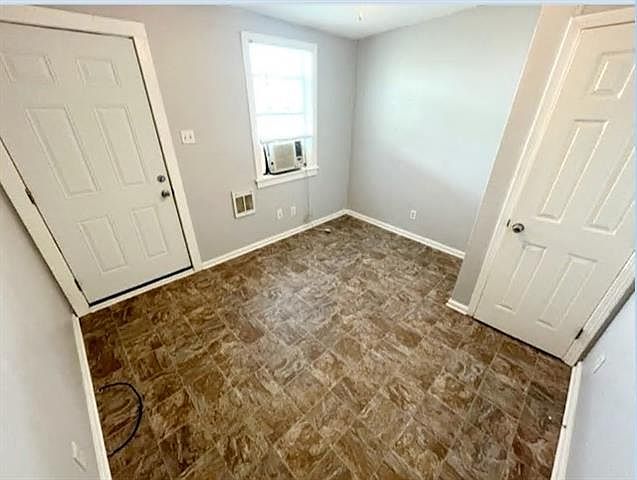 1st image of 1004 Newton St