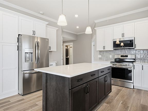 4th image of 1871 Ellis Blvd NW #202