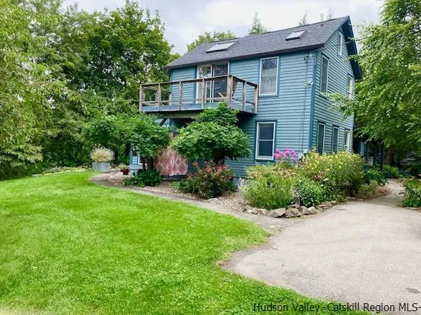 495 N Eltings Corners, Highland, NY 12528