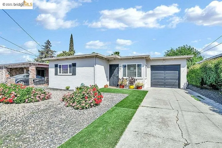 47 Rose Ann Ave photo 1