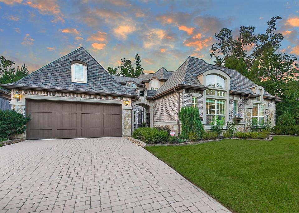 1st image of 108 Evergreen Oak Dr