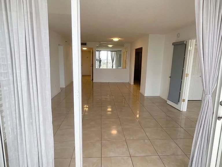 18011 Biscayne Blvd #19021 — Photo 4