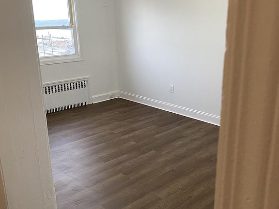 4th image of 152 Park Ave APT 3