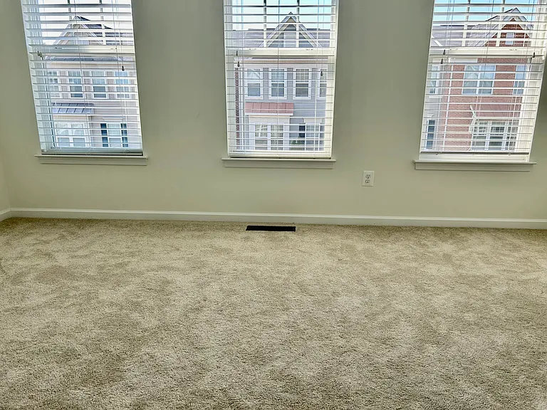 44034 Peirosa Ter — Photo 11
