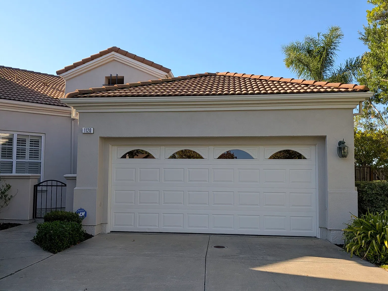 3 bed, 1918 sqft, $5,900 — Photo 1