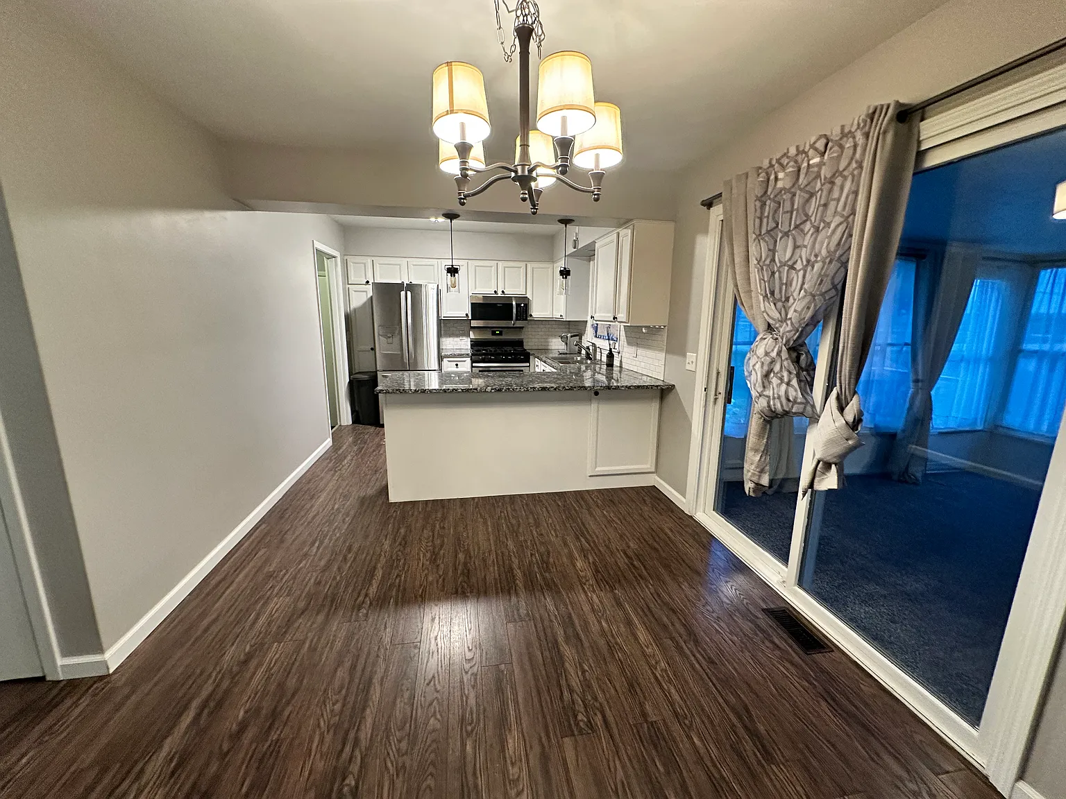 4 bed, 2.5 bath, 2000 sqft, $1,950 — Photo 2