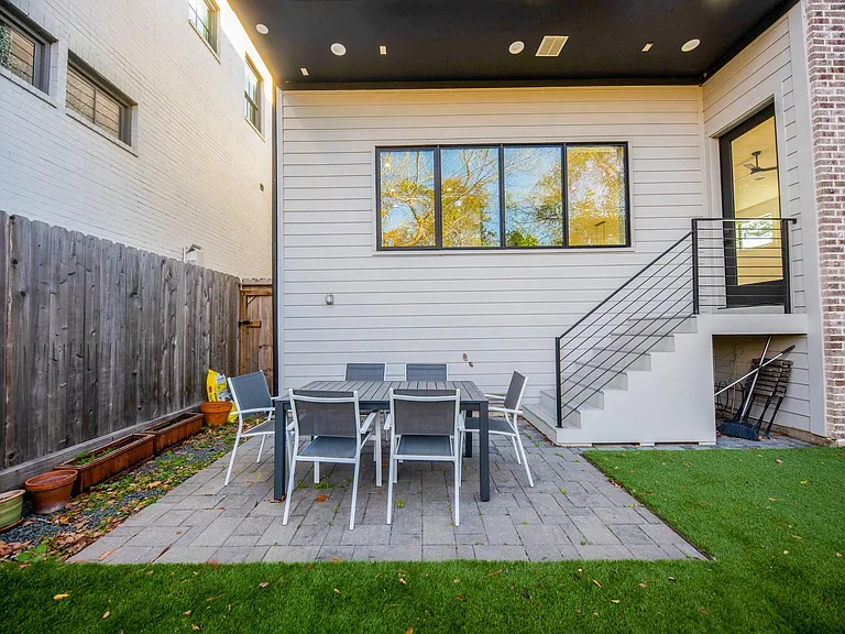 2501 Julian St — Photo 29