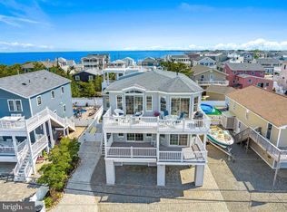 333 N 11th St, Surf City, NJ 08008
