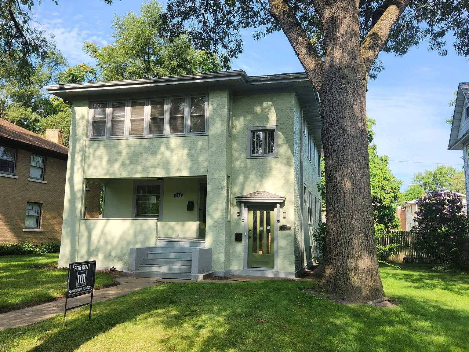 2 bed, 1000 sqft, $1,295 — Photo 1