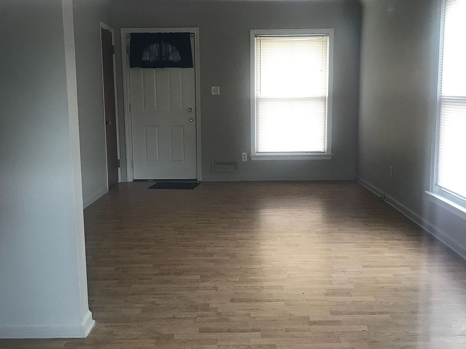 2nd image of 486 Cleveland Ave