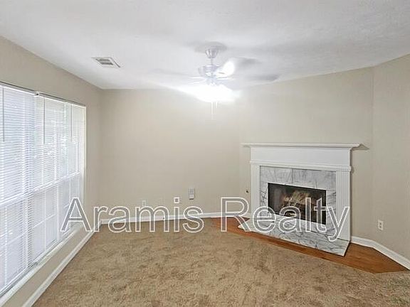 3rd image of 776 Kilkenny Cir