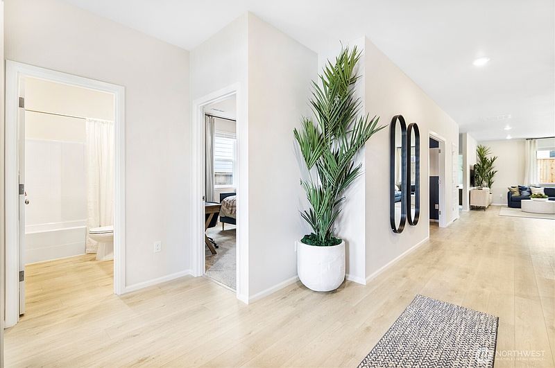 5th image of 4971 Capilano Lane SW