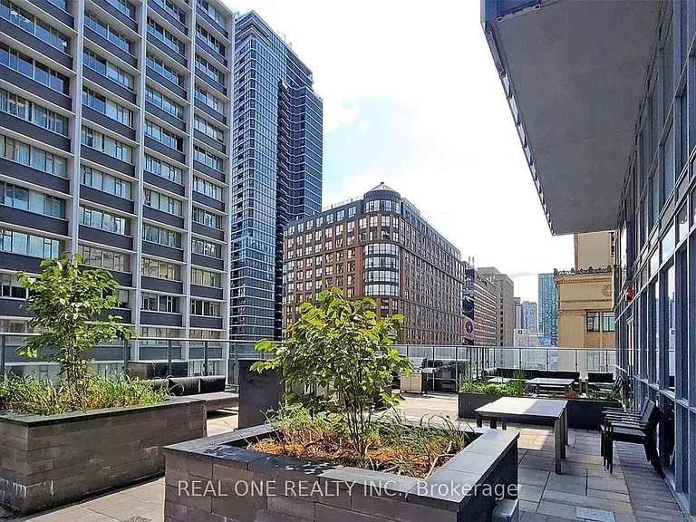 7 Grenville St #3009 — Photo 27
