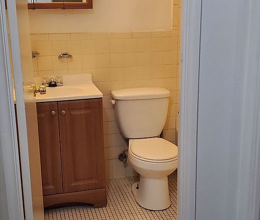 3rd image of 1852 Sunset Ave APT 105