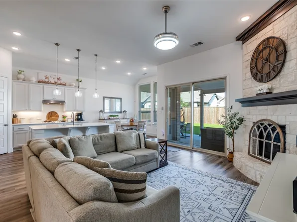 1720 Snowdrop Dr, Celina, TX 75078