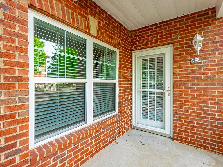 2105 Regency Ct — Photo 3