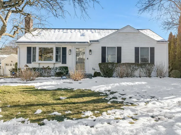 71 Halsey Dr, Old Greenwich, CT 06870