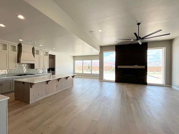 3rd image of 4869 Limber Pine Dr