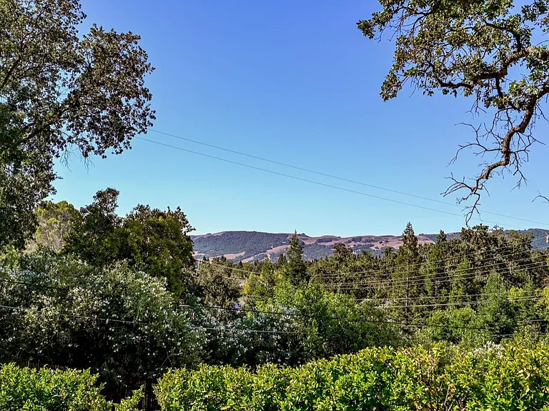 1660 Green Valley Rd — Photo 17